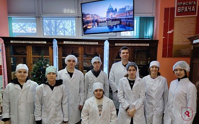 Сотрудник СГМУ рассказал школьникам о профессии дерматовенеролога