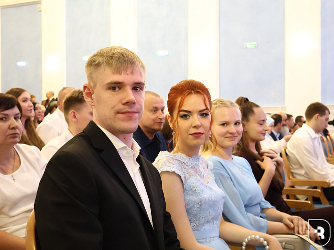 В Саратовской филармонии состоялся торжественный выпуск врачей СГМУ им. В.И. Разумовского