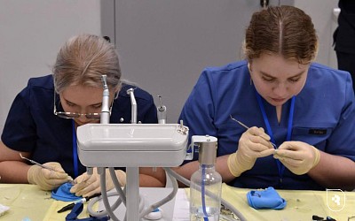 «Прямые реставрации постоянных и временных зубов»